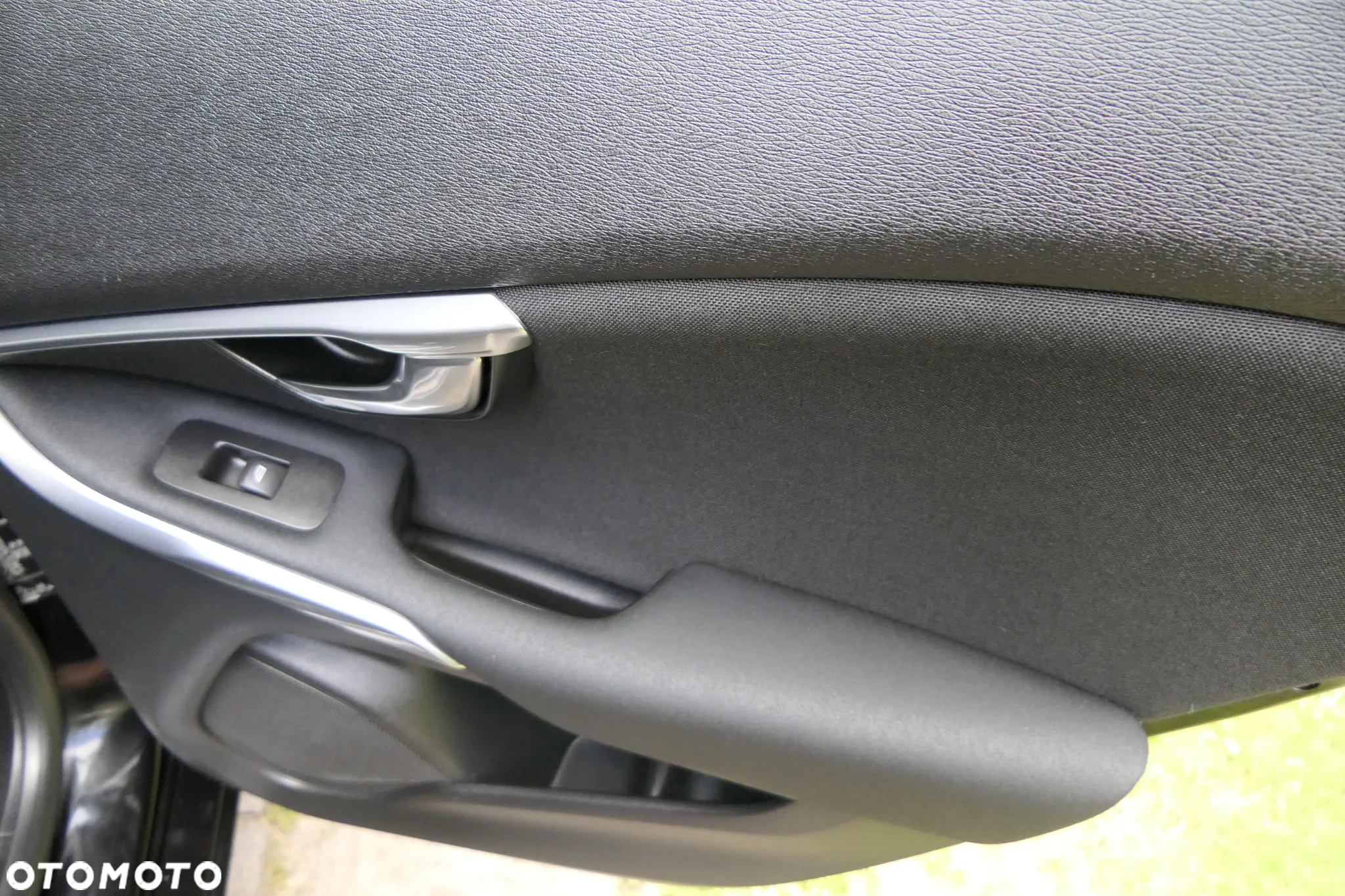 Volvo V40 T3 Drive-E Momentum - 30