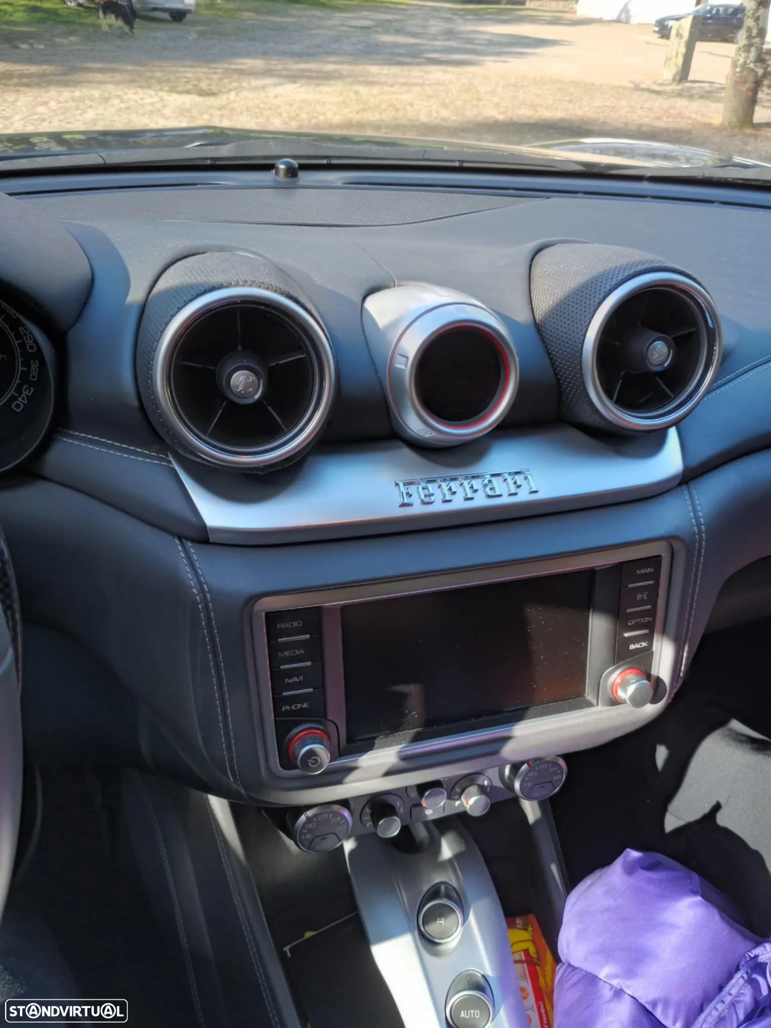 Ferrari California T - 4