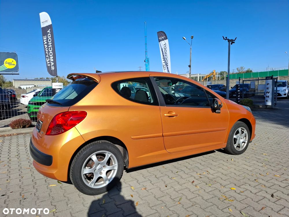 Peugeot 207 - 11