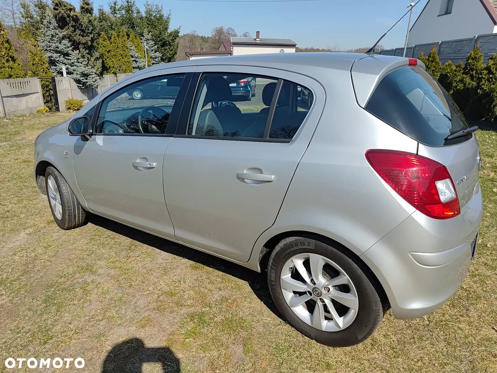 Opel Corsa 1.2 16V Energy - 11