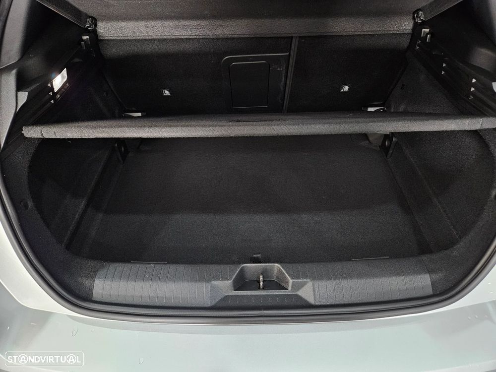 Opel Astra 1.2 T GS Aut. - 29