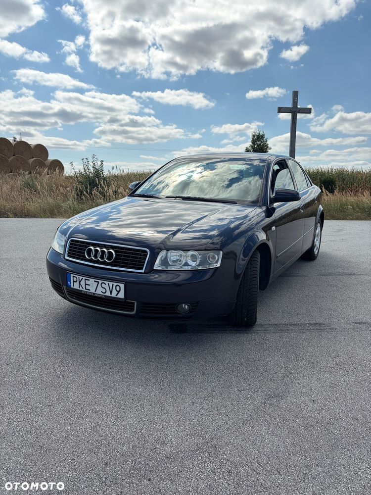 Audi A4 Limousine - 1