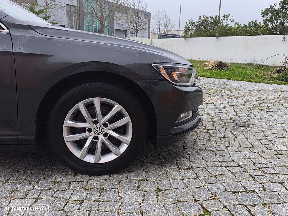 VW Passat Variant 1.6 TDI Confortline DSG - 9