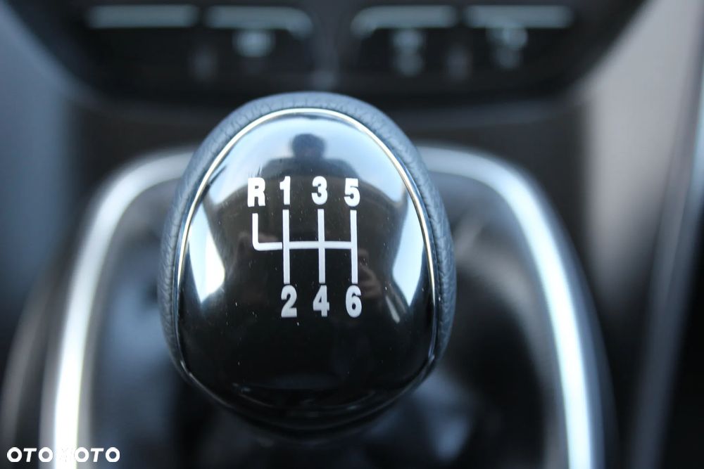 Ford Kuga 2.0 TDCi 2x4 Champions Edition - 25