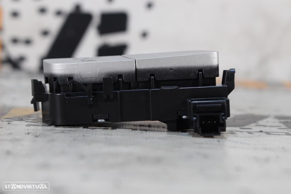 Comutador / Botão Mercedes-Benz C-Class (W205)  A2139057302 / Comando - 8