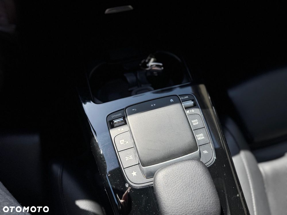 Mercedes-Benz CLA 200 7G-DCT Progressive - 18