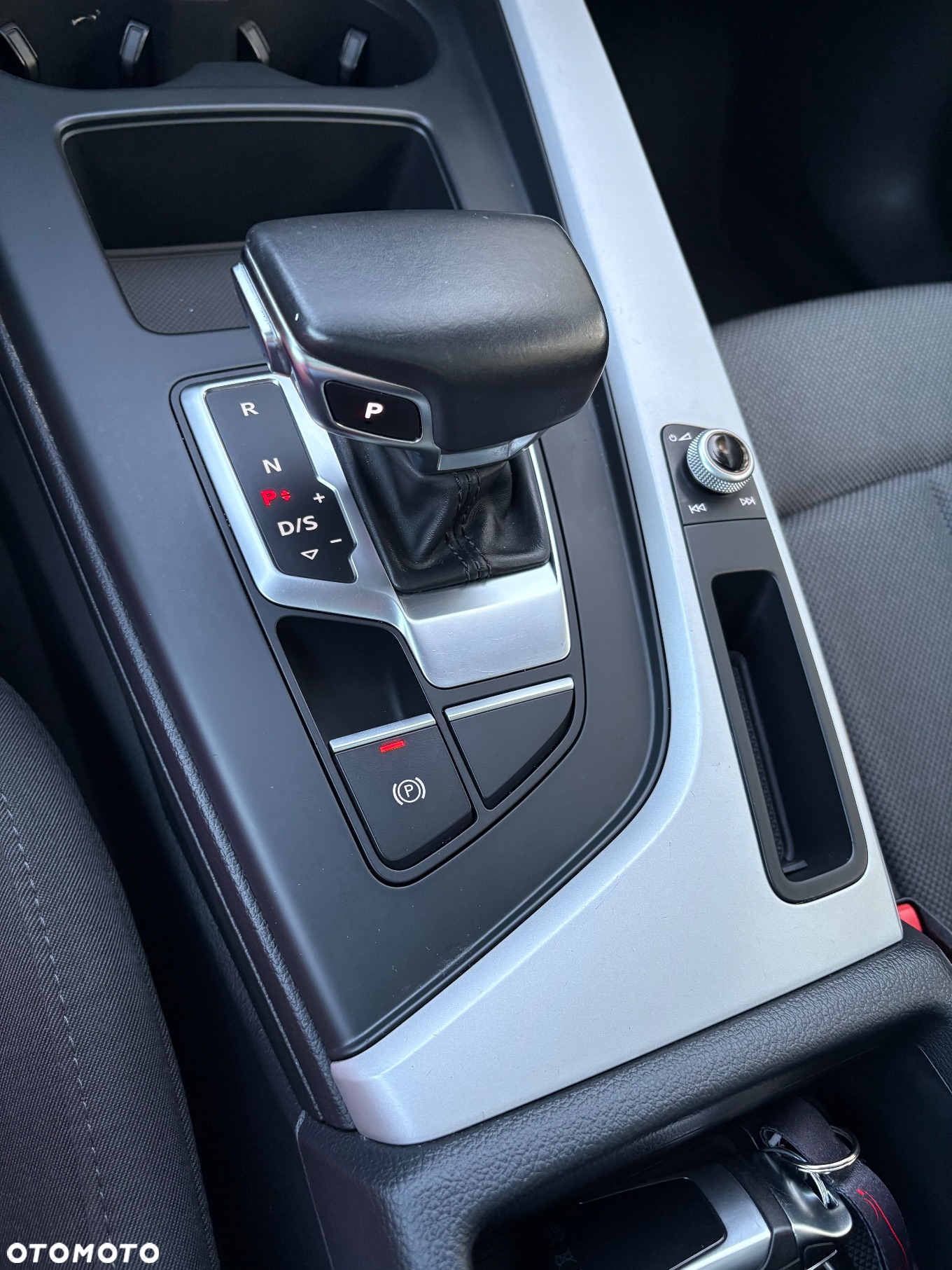 Audi A4 2.0 TDI Design S tronic - 23