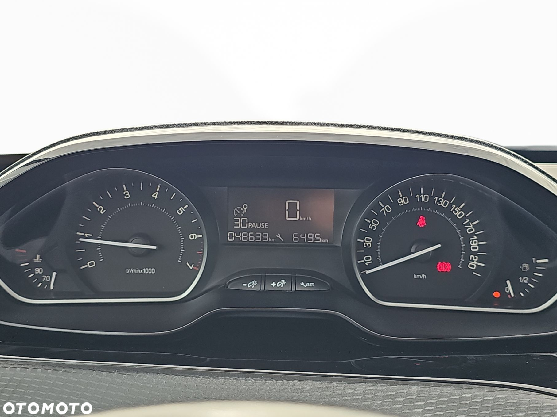 Peugeot 2008 1.2 Pure Tech Style S&S - 12