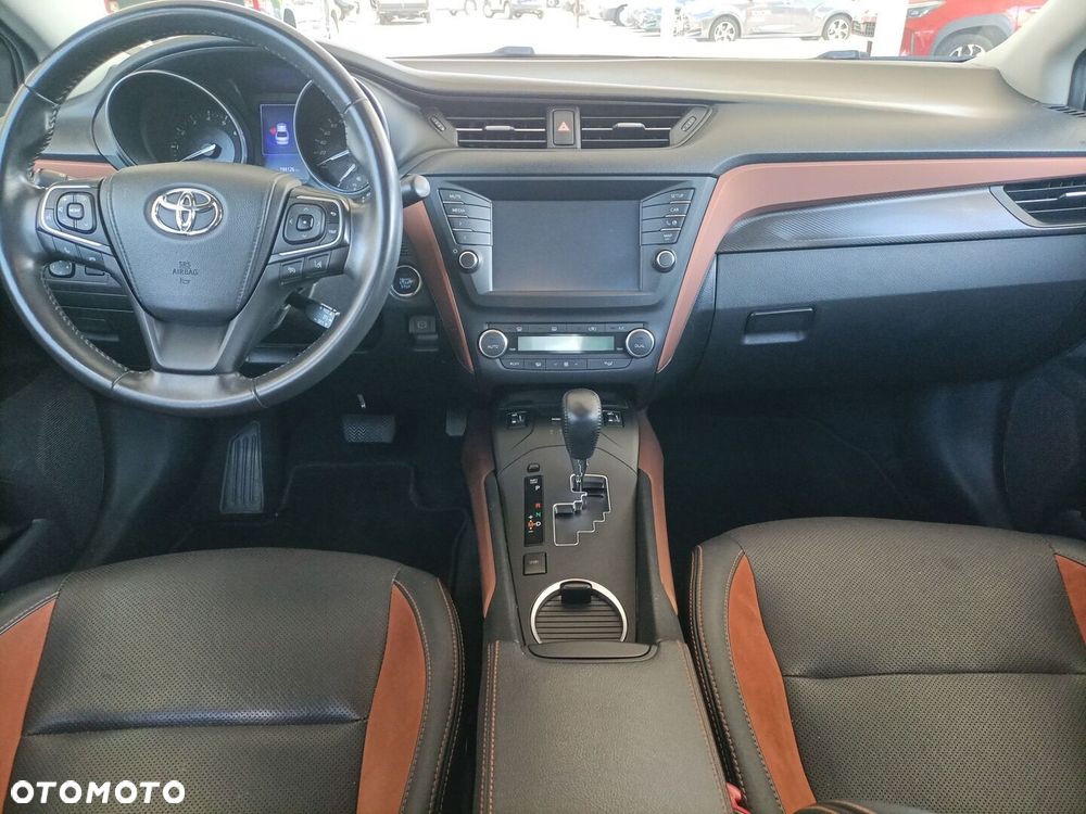 Toyota Avensis 2.0 Premium MS - 10
