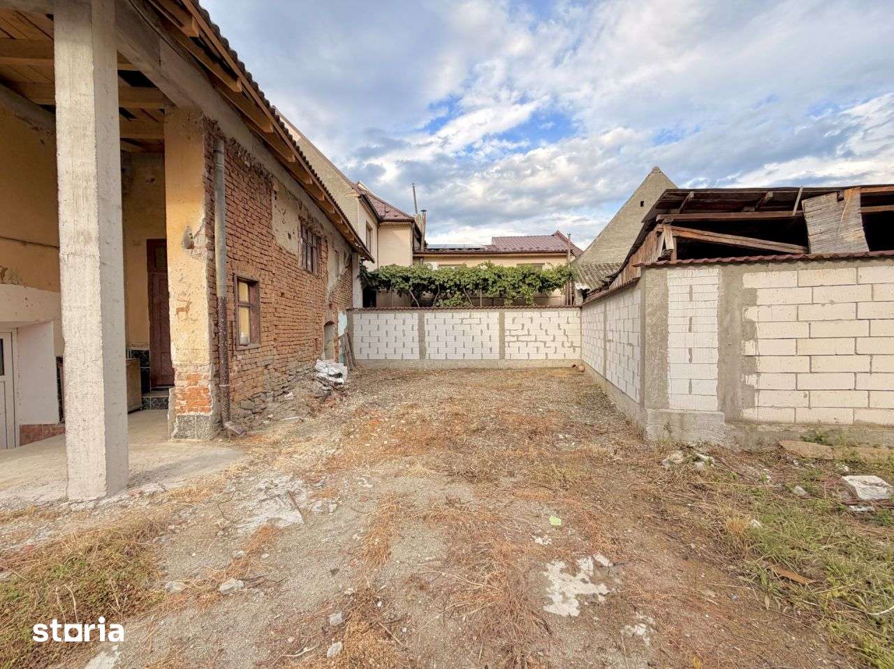 Casa individuala-Sadu Central-Comision 0 - Imagine principală: 5/14