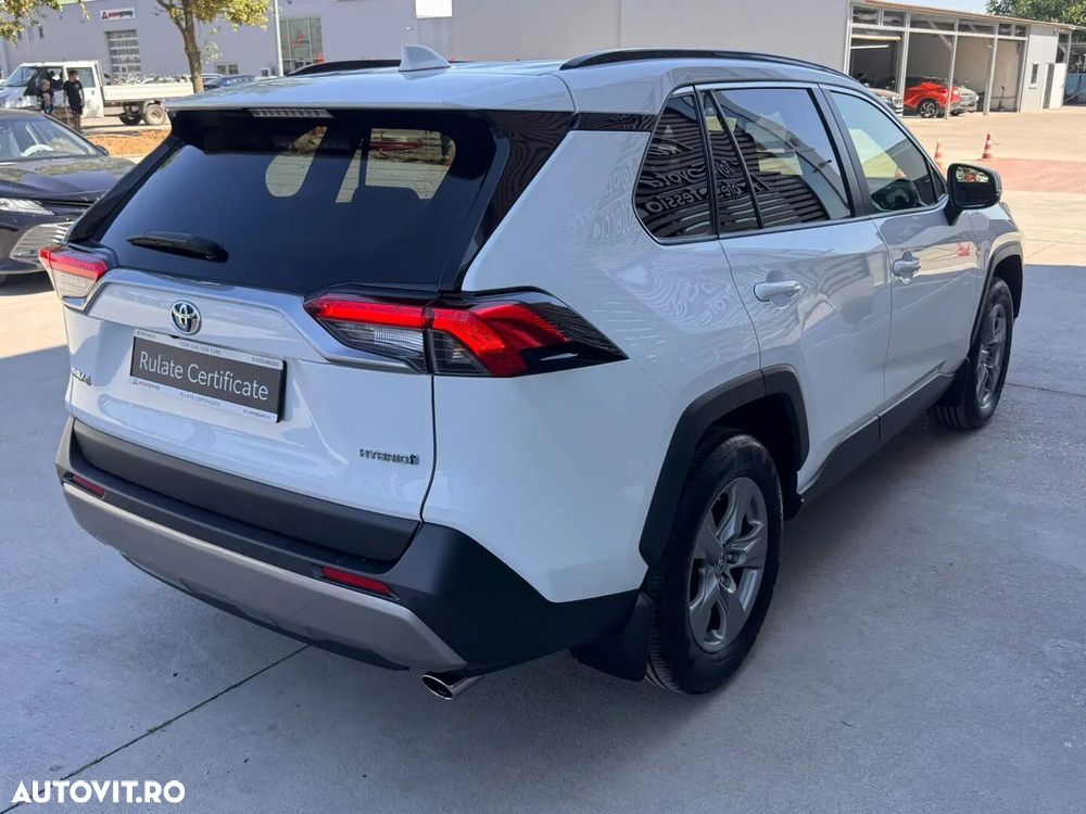 Toyota RAV4 - 8