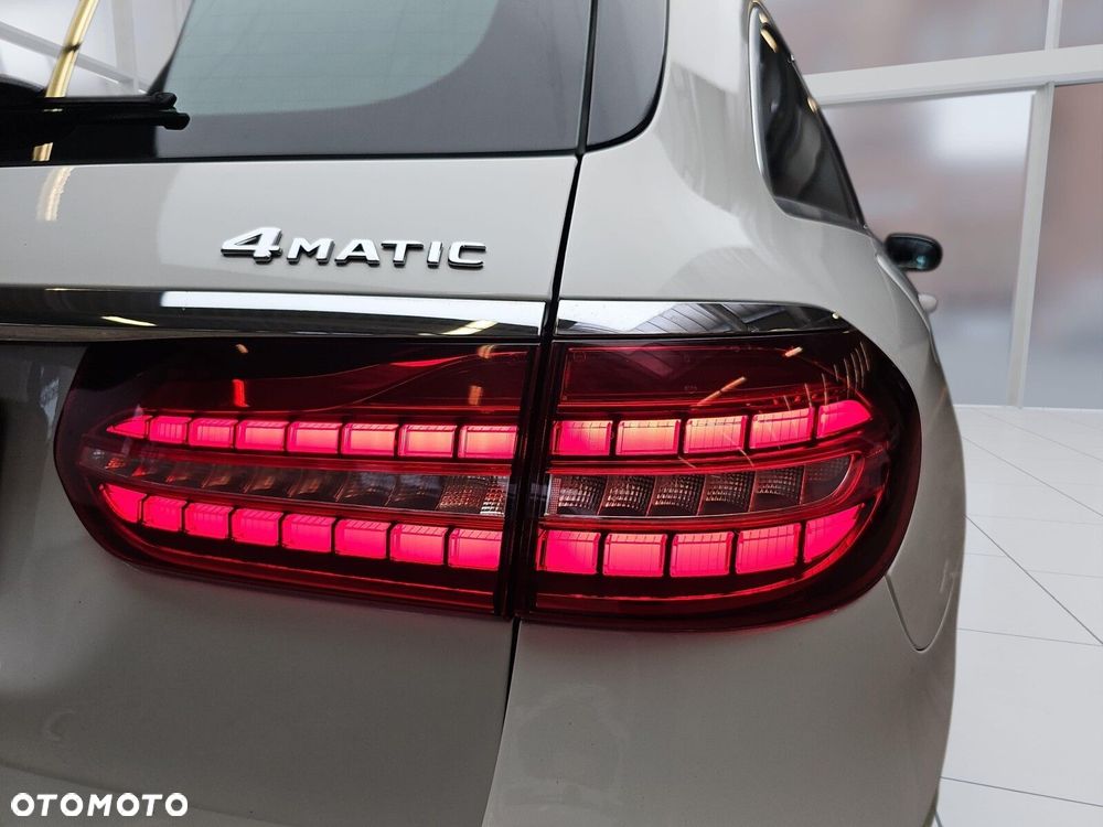 Mercedes-Benz Klasa E 220 d 4-Matic - 33