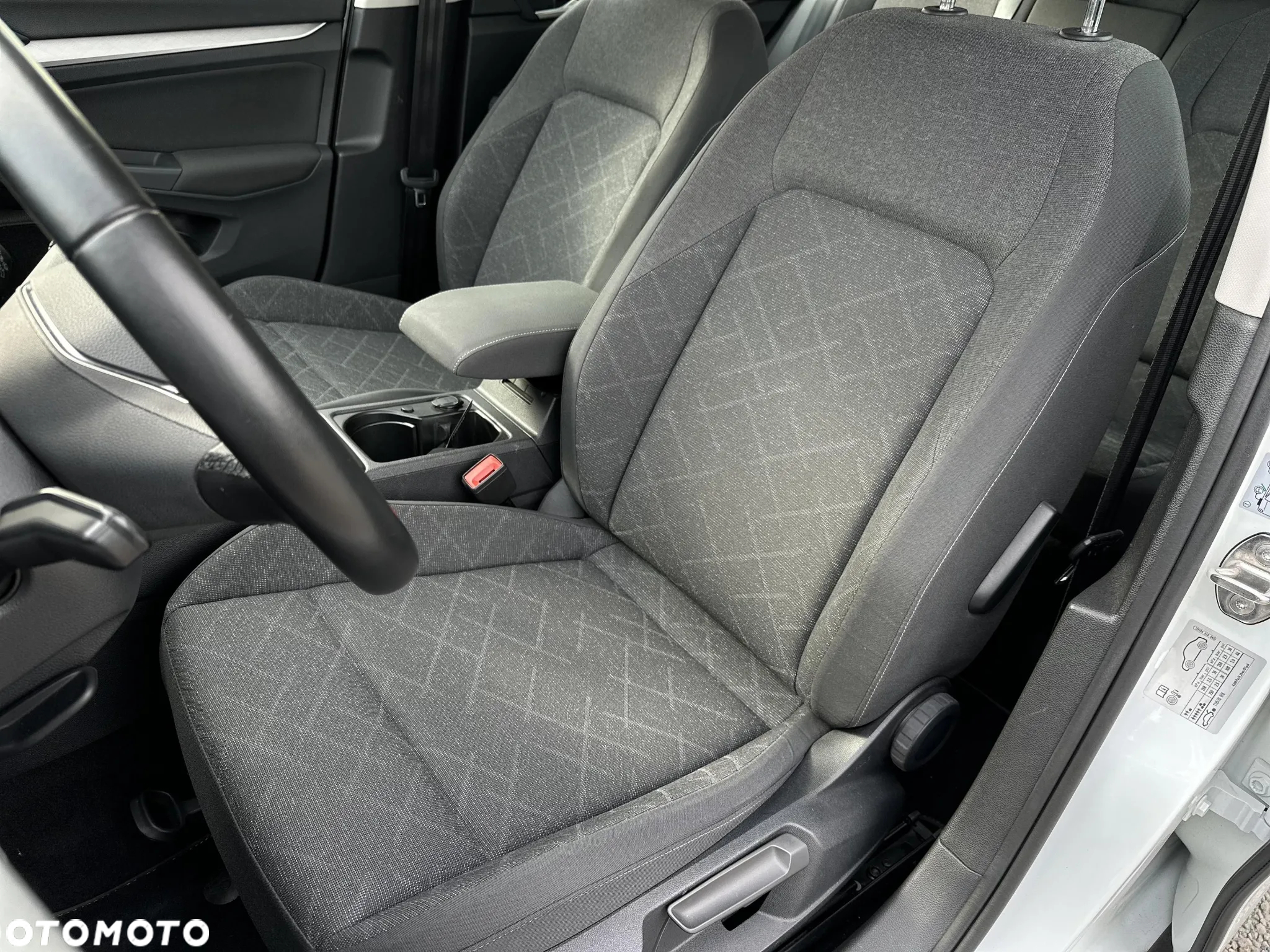 Volkswagen Golf VIII 2.0 TDI Life - 9