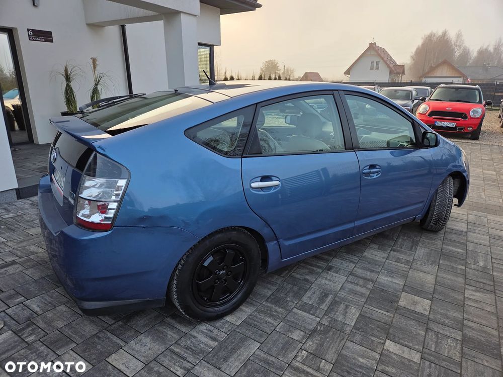 Toyota Prius 1.5 VVT-i Prestige - 4