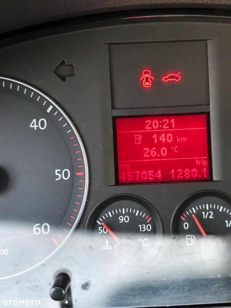 Volkswagen Touran 1.9 TDI Conceptline - 11