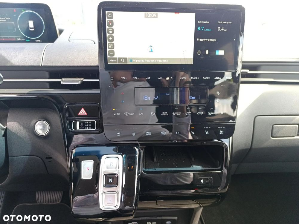 Hyundai Staria 1.6 T-GDI HEV Smart VIP - 14