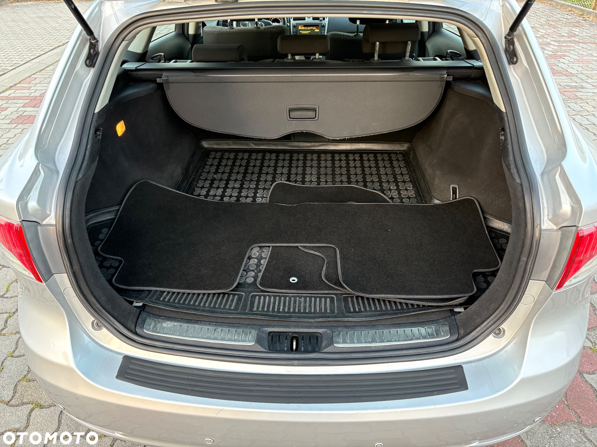 Toyota Avensis 2.0 D-4D Premium - 10