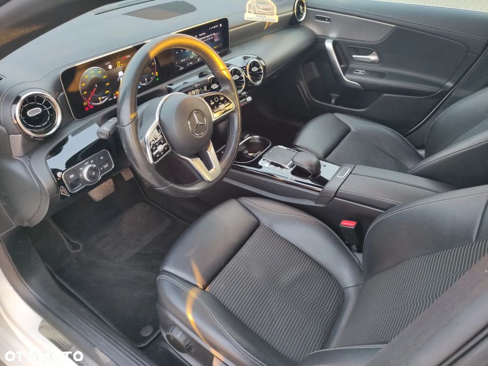 Mercedes-Benz CLA 180 d 7G-DCT - 10