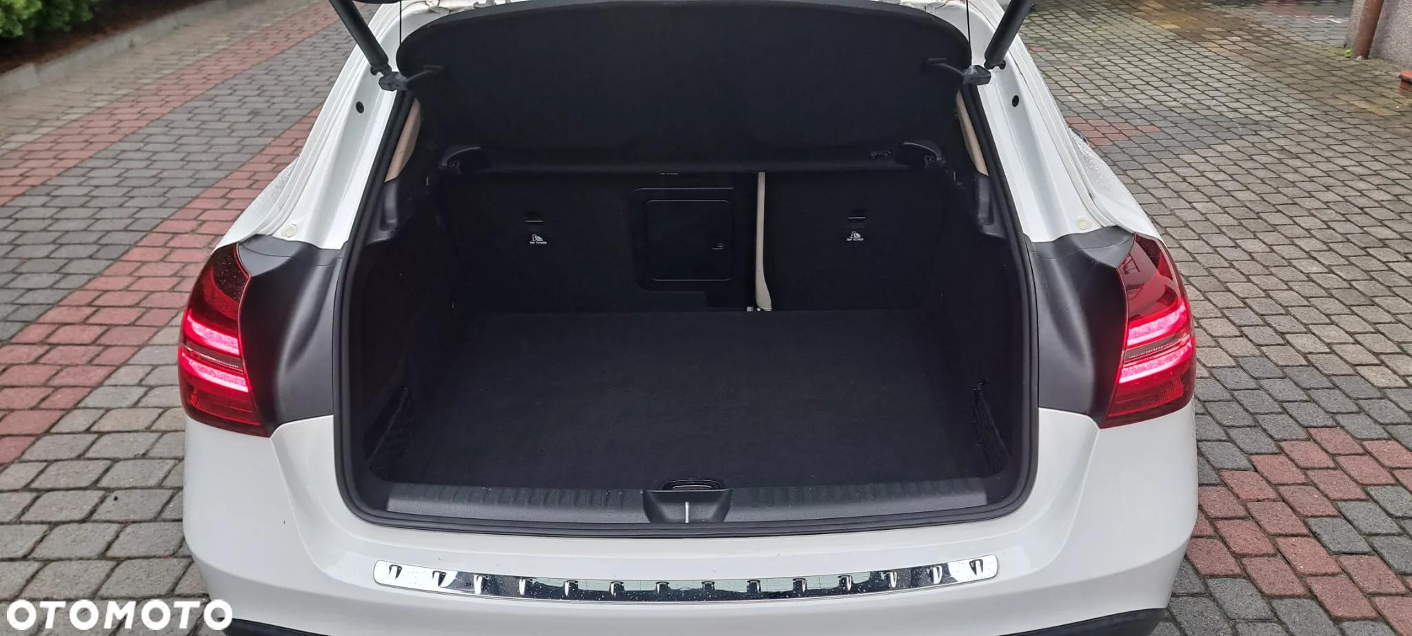 Mercedes-Benz GLA 250 7G-DCT - 31