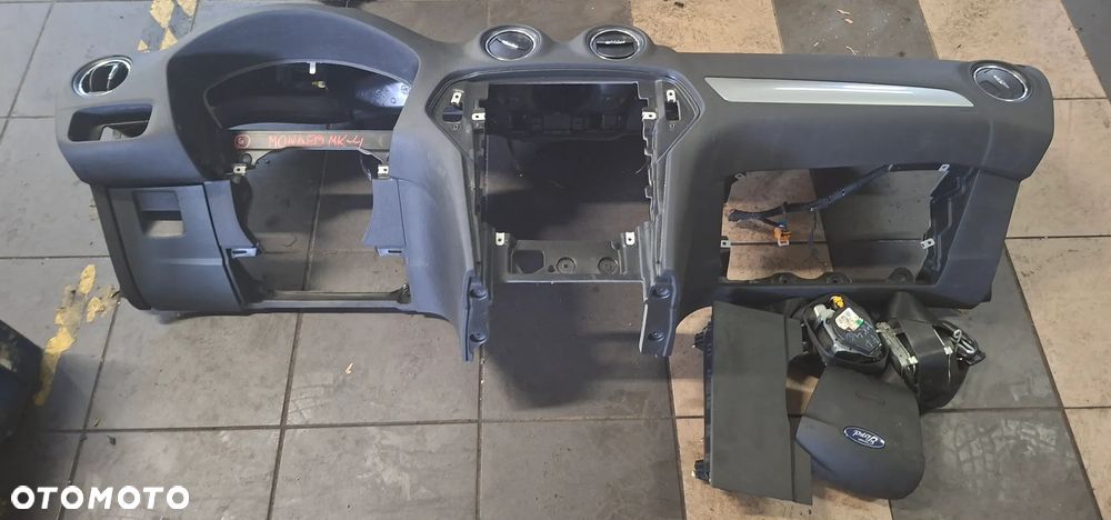 FORD MONDEO MK4 09r DESKA ROZDZIELCZA AIRBAG KONSOLA PASY - 1