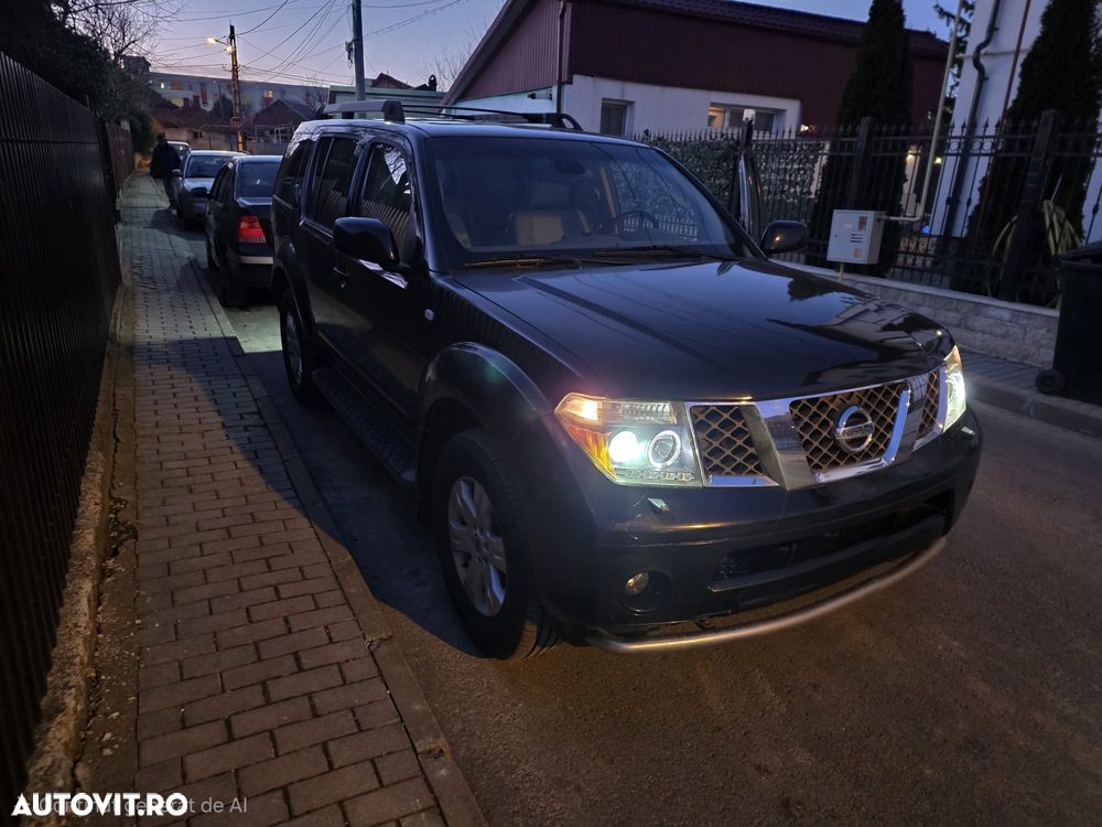 Nissan Pathfinder - 3