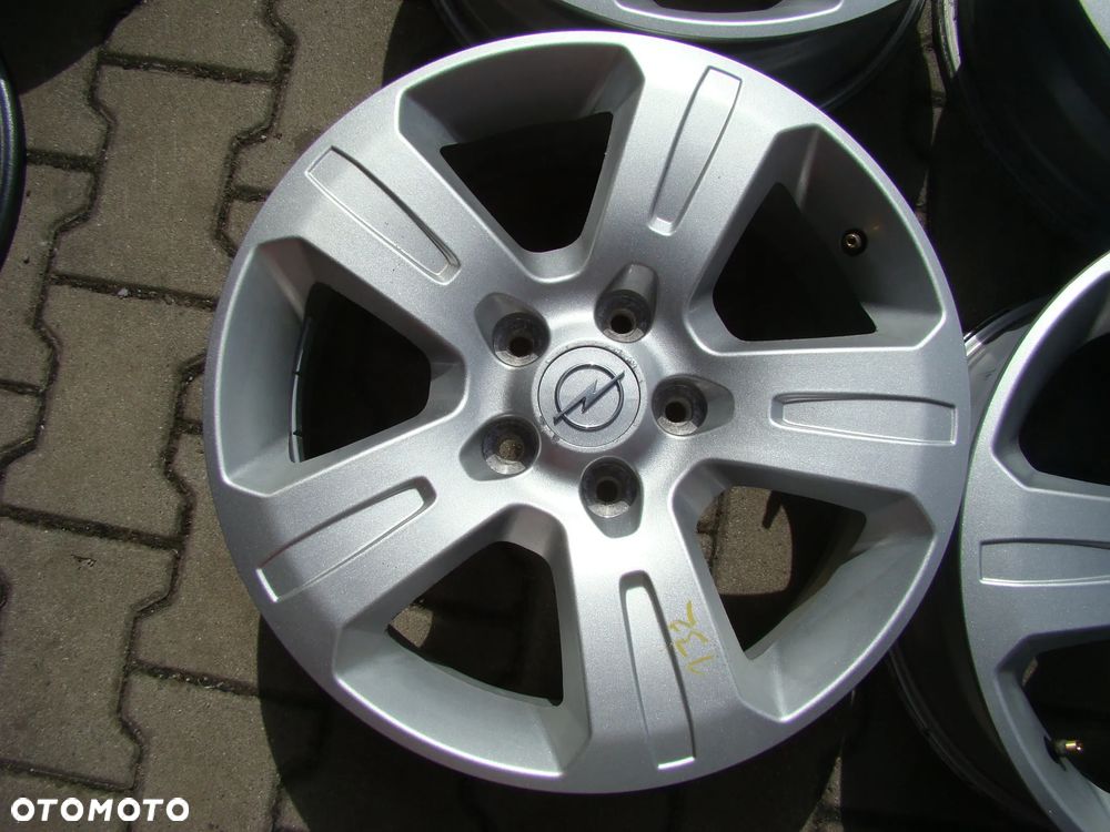 a132 5x115 Opel Astra J Zafira C Insignia B Cascada Antara 7jx17 czujniki - 4