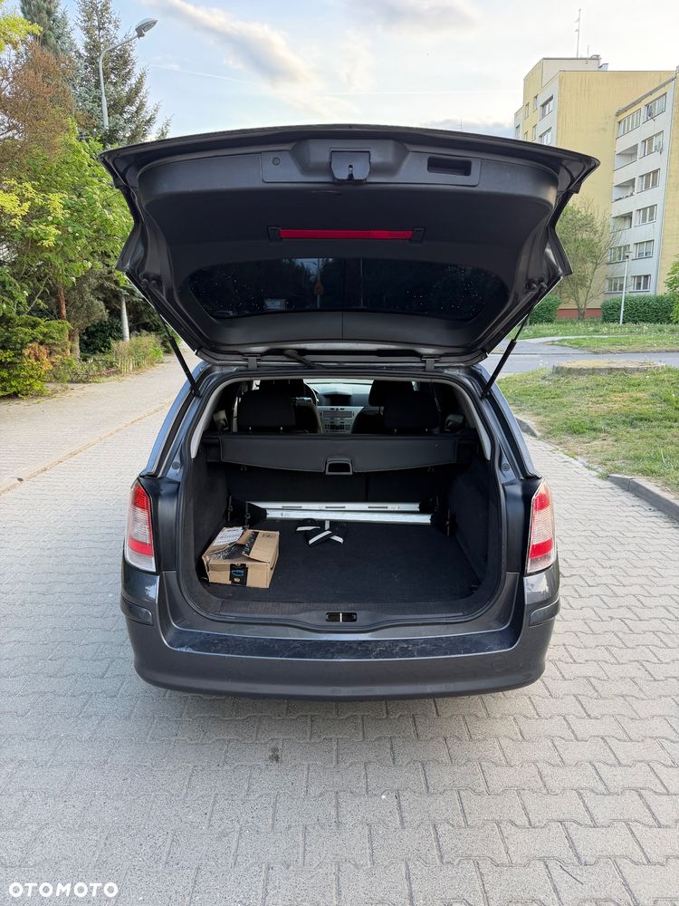 Opel Astra 1.6 Innovation - 17