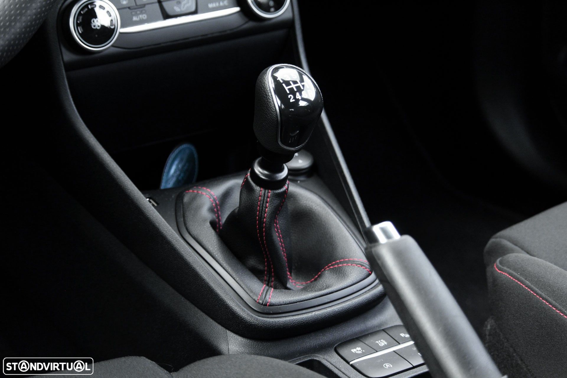 Ford Fiesta 1.0 EcoBoost MHEV ST-Line - 29