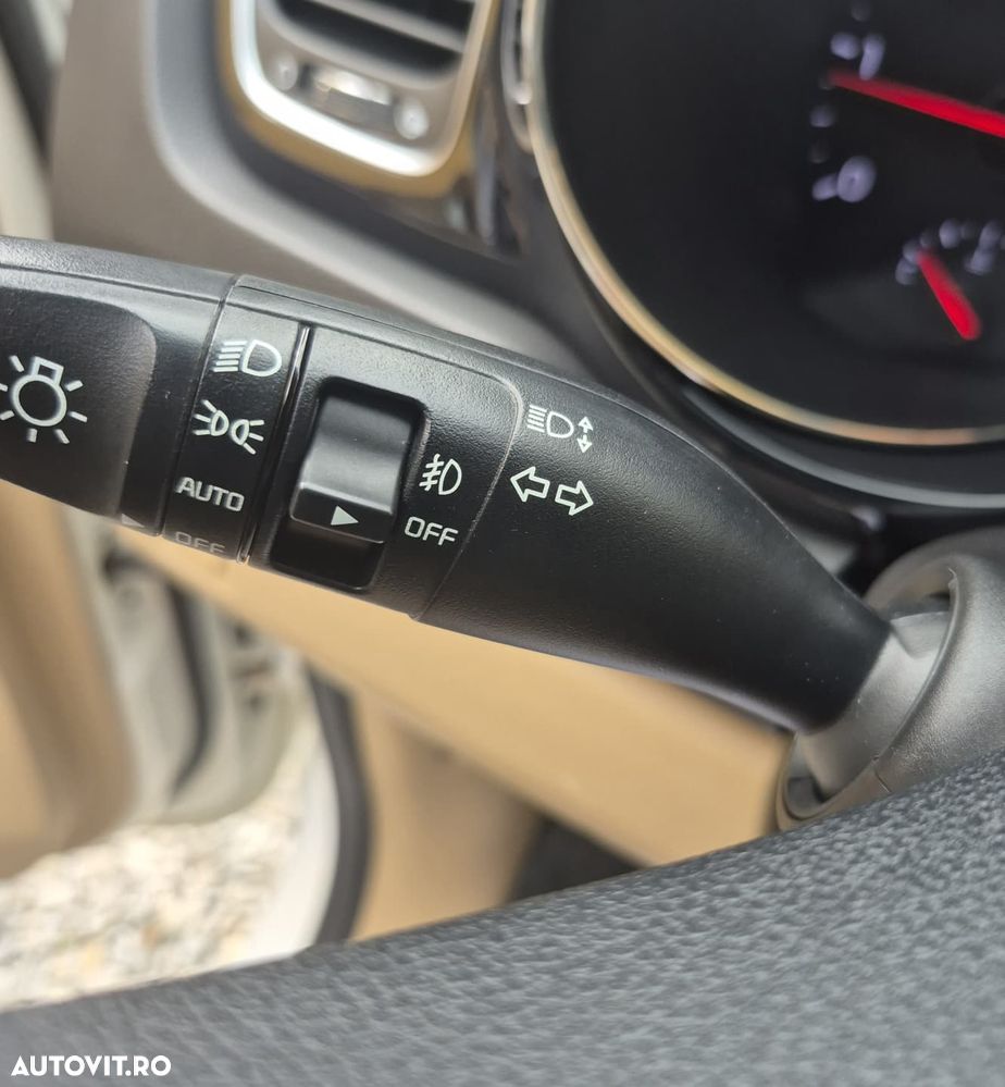 Kia Carnival - 20