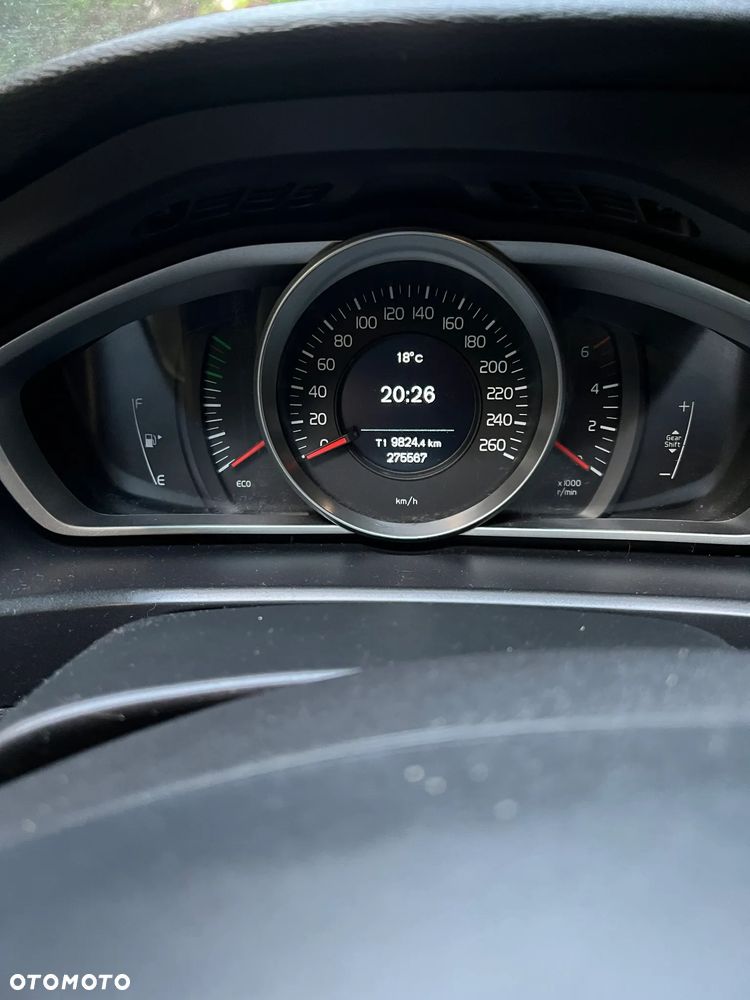 Volvo V40 D2 Drive-E Momentum - 24