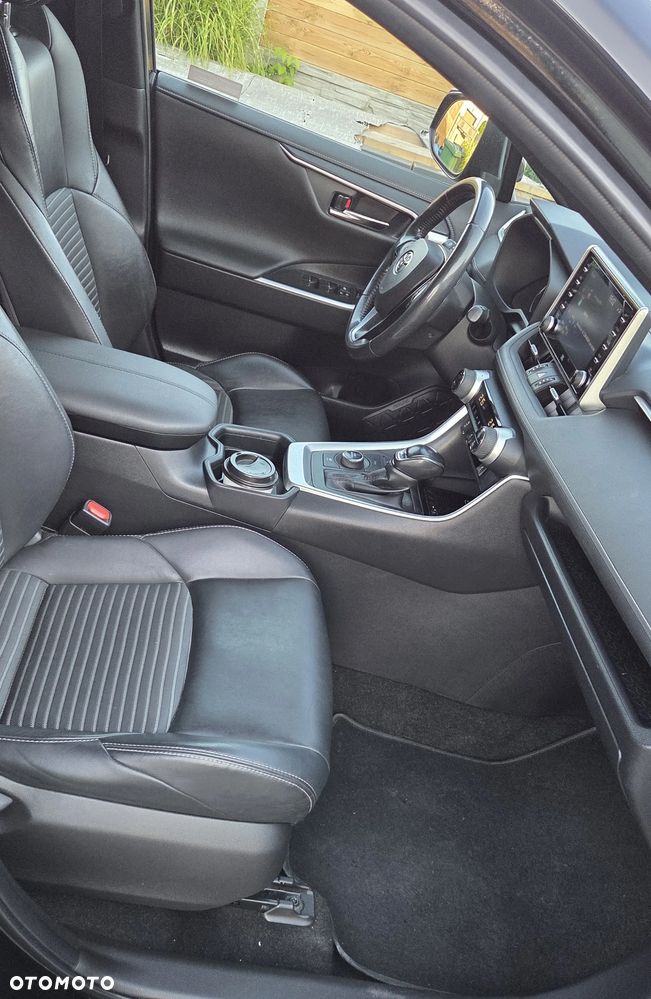 Toyota RAV4 2.5 Hybrid Black Edition by JBL 4x4 - 12