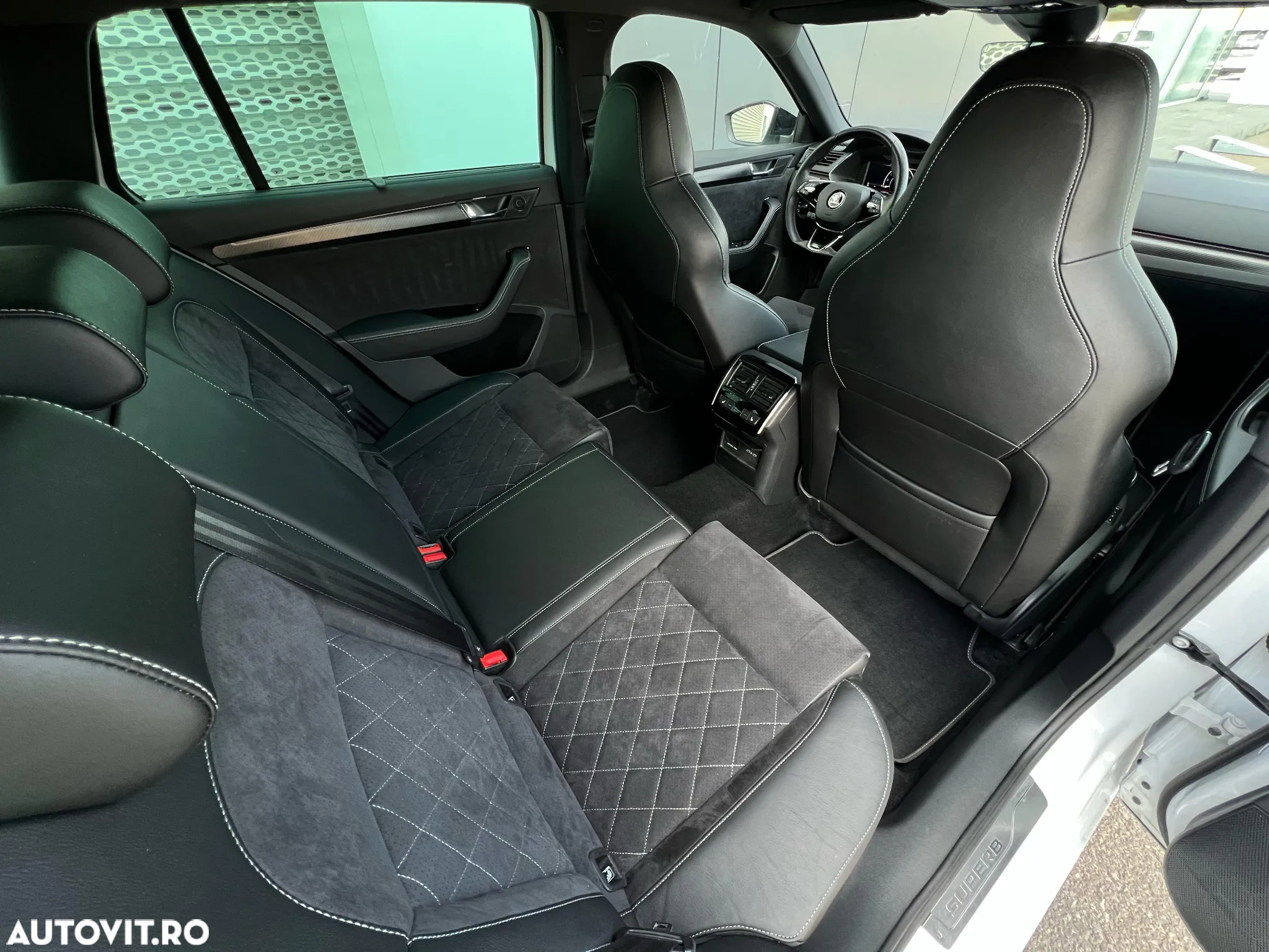 Skoda Superb Combi 1.4 TSI iV DSG Sportline - 14