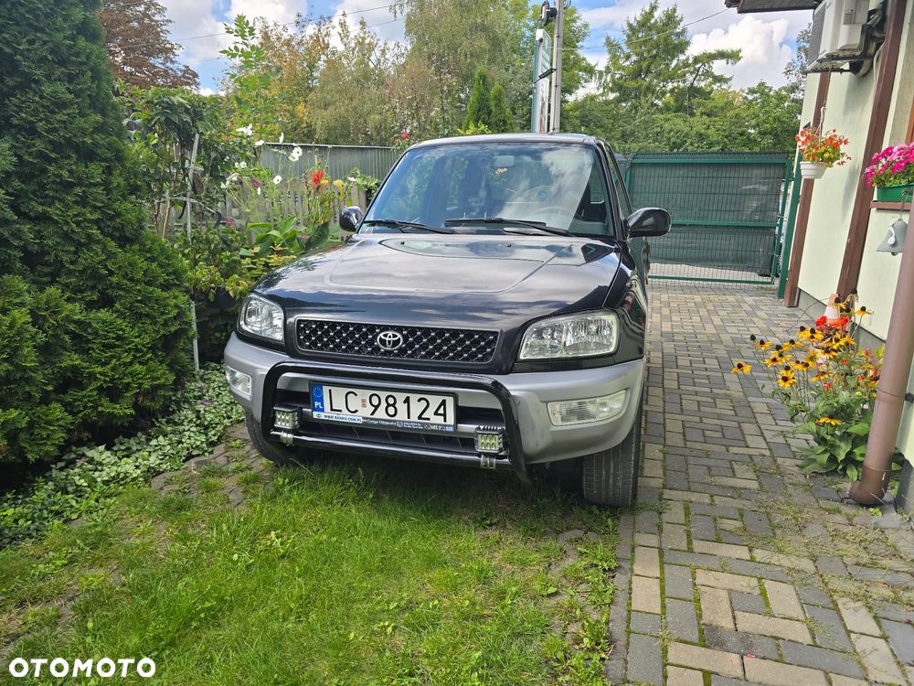 Toyota RAV4 - 8