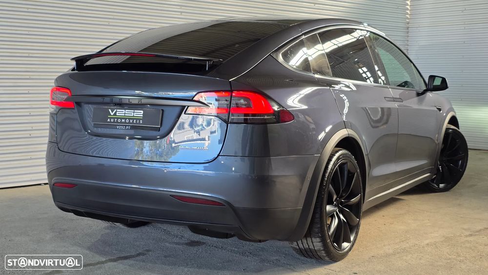 Tesla Model X Performance - 10