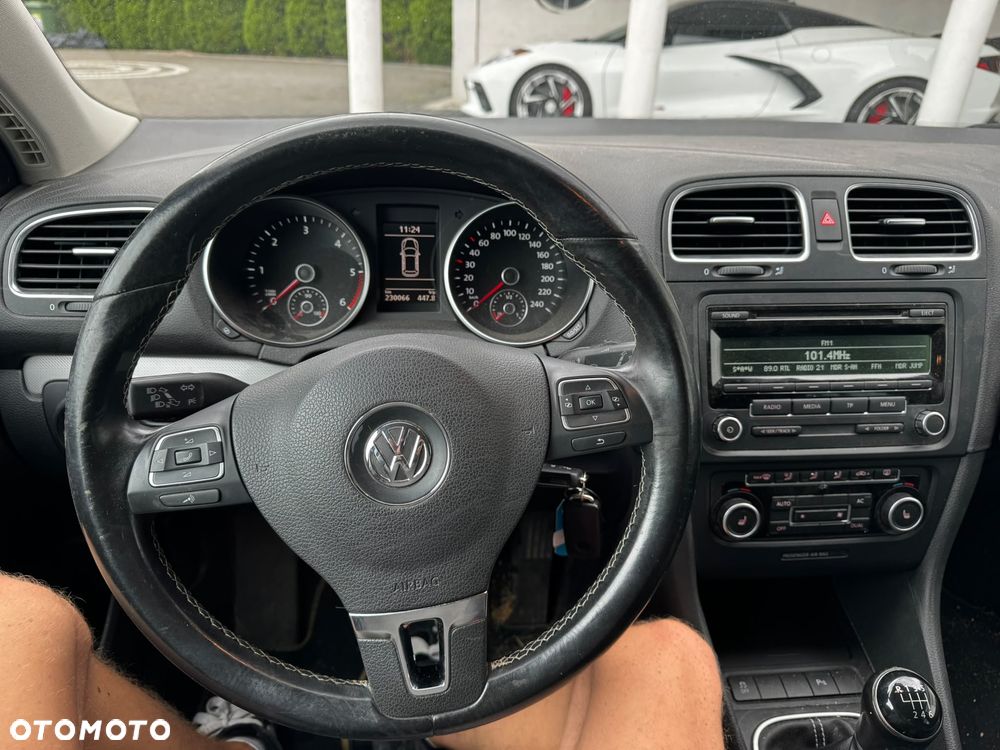 Volkswagen Golf 2.0 TDI DPF Style - 12