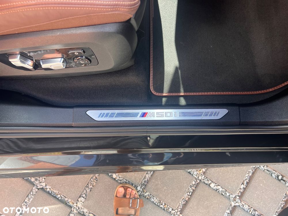 BMW X5 M M50i - 10