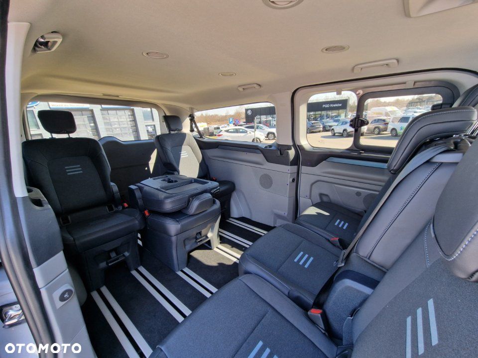Ford Tourneo Custom - 7