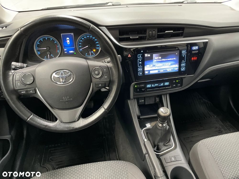 Toyota Corolla 1.6 Comfort - 15