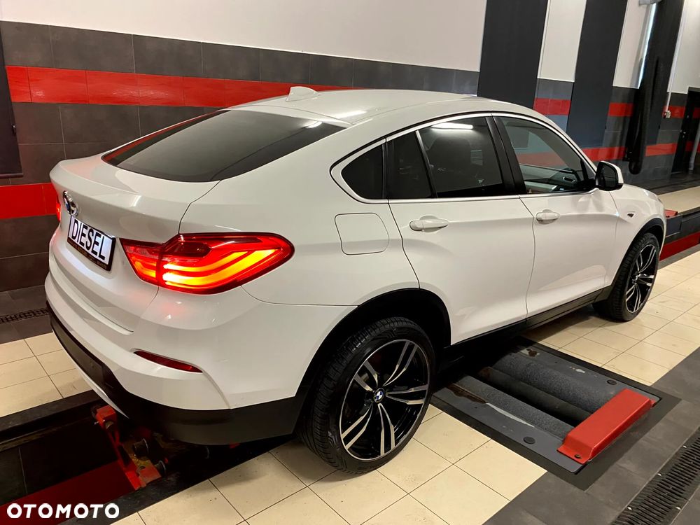 BMW X4 xDrive20d xLine - 12