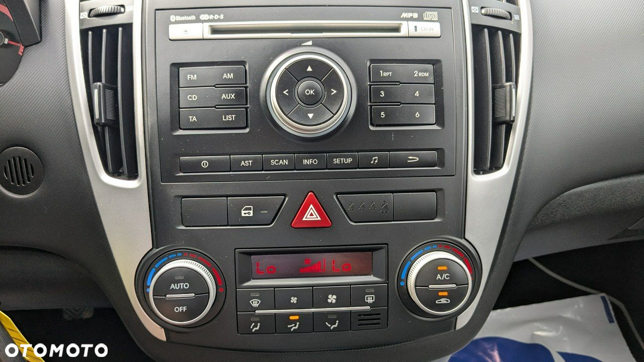 Kia Ceed - 25