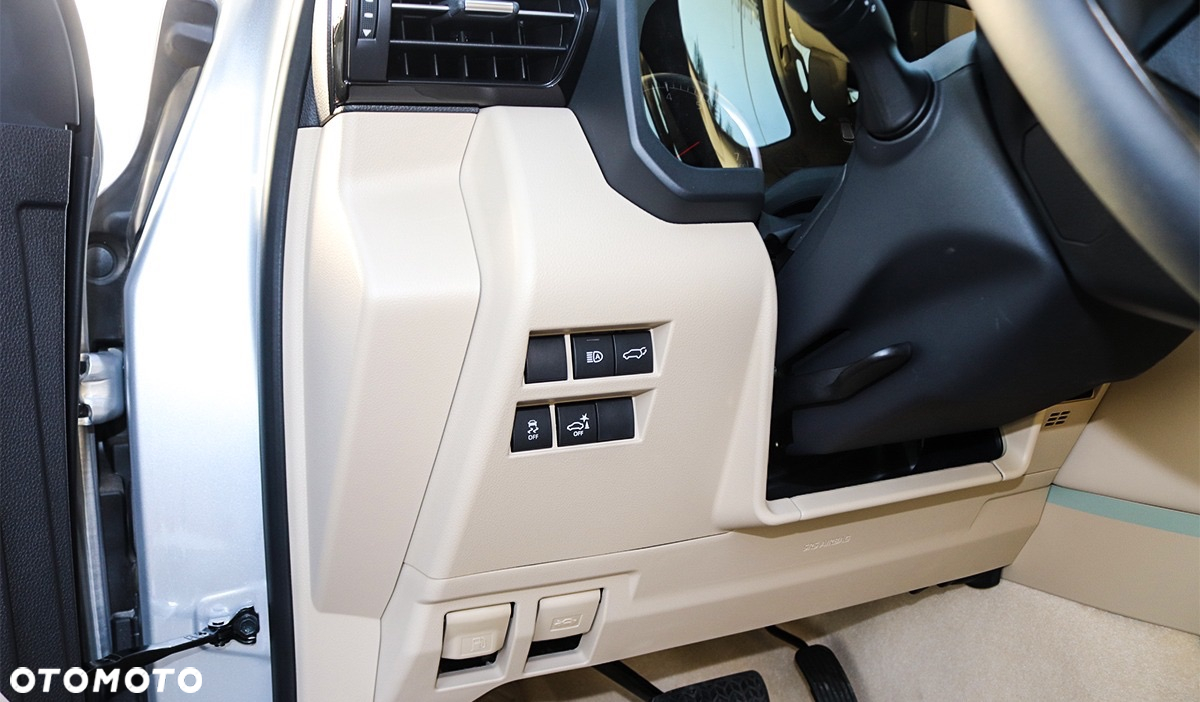 Toyota Land Cruiser - 13