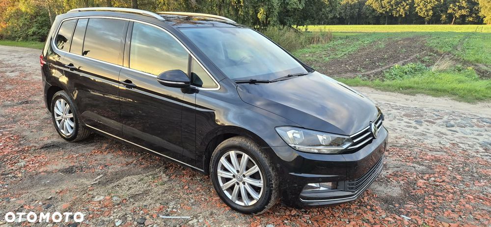 Volkswagen Touran - 1