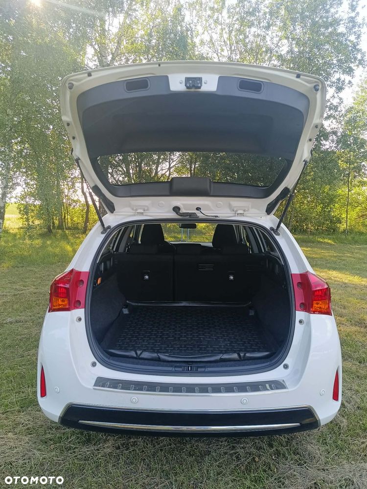 Toyota Auris 1.6 Premium - 5