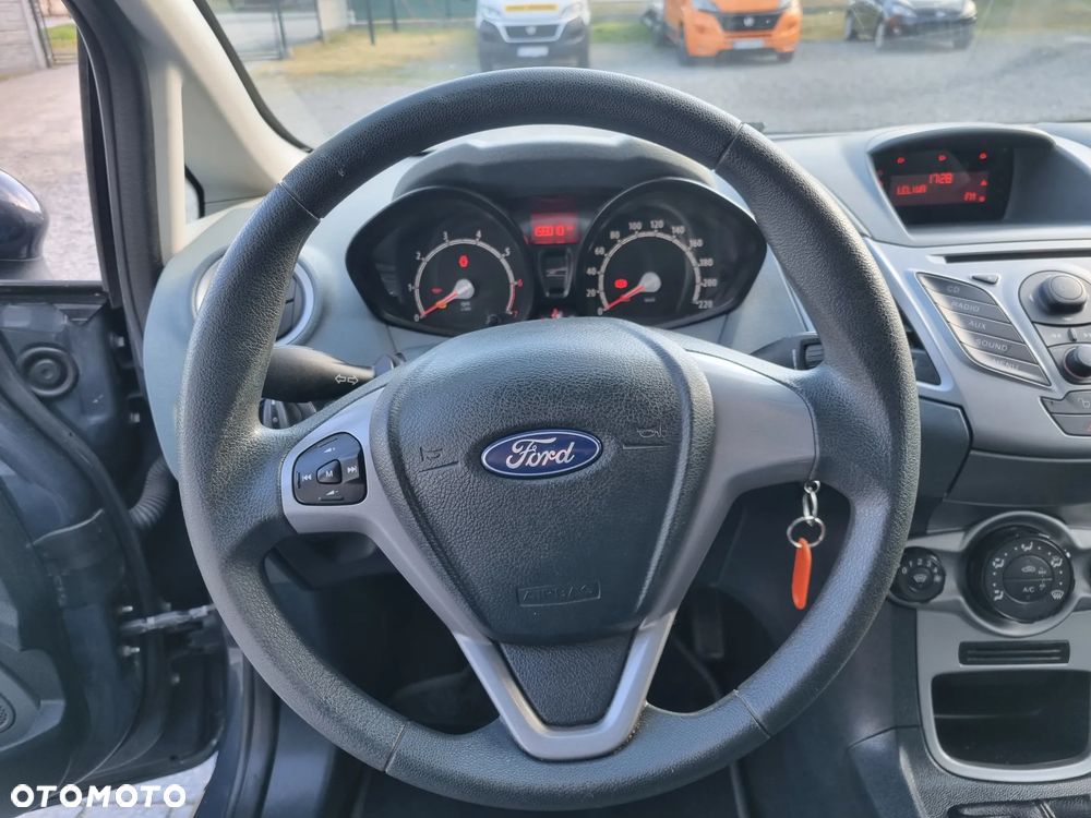 Ford Fiesta 1.25 Champions Edition - 15