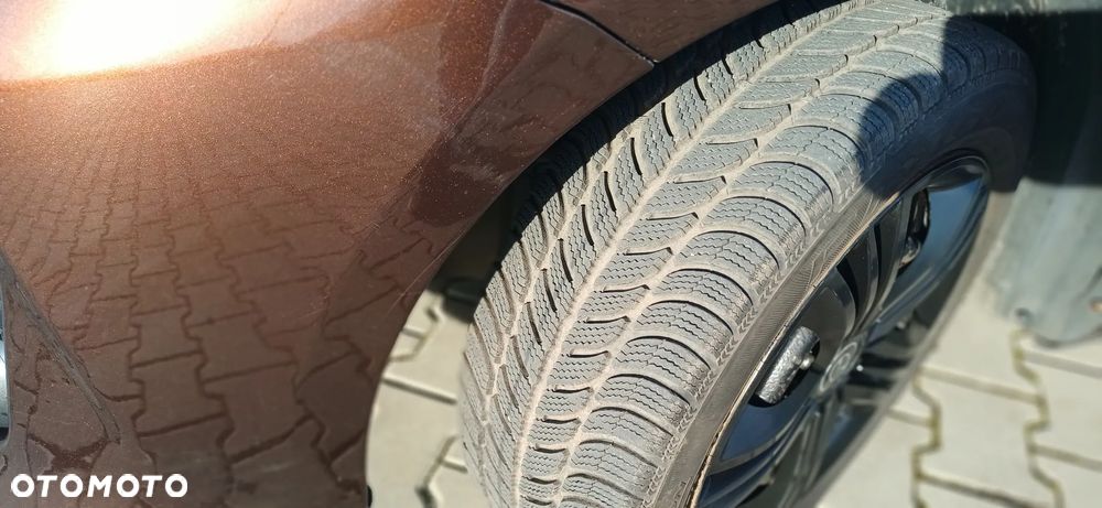 Mazda 3 1.6 Exclusive + - 12