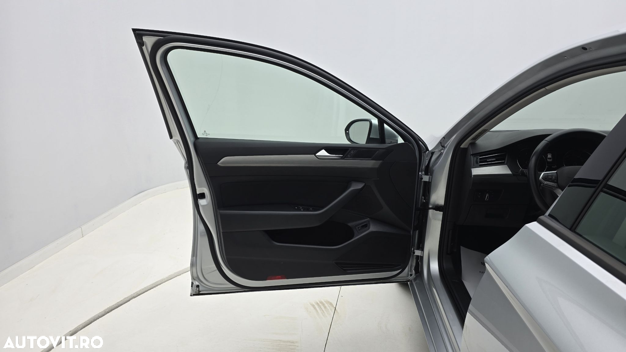 Volkswagen Passat 2.0 TDI DSG Advance - 10