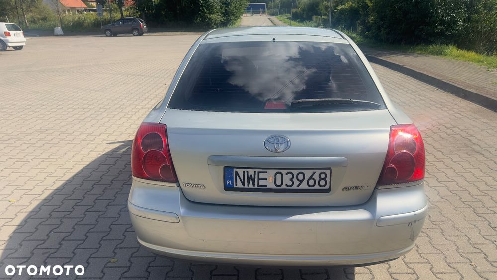 Toyota Avensis 1.8 VVT-i Sol - 4