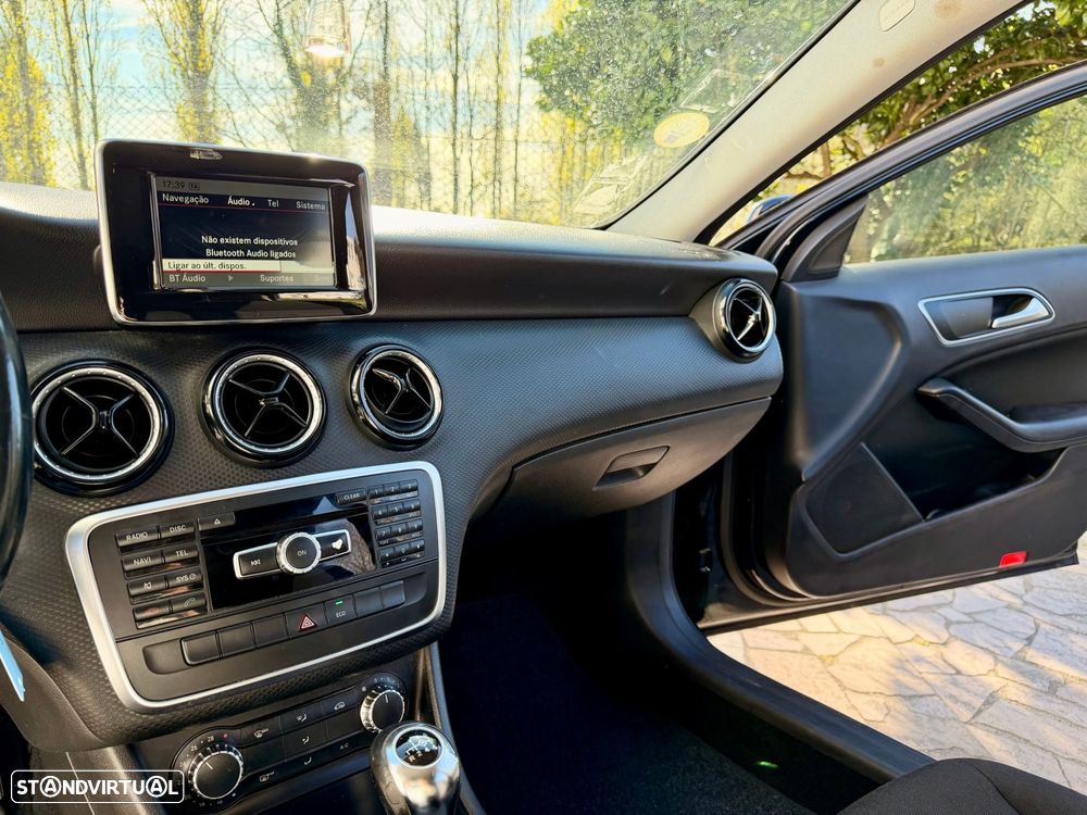 Mercedes-Benz A 180 - 25