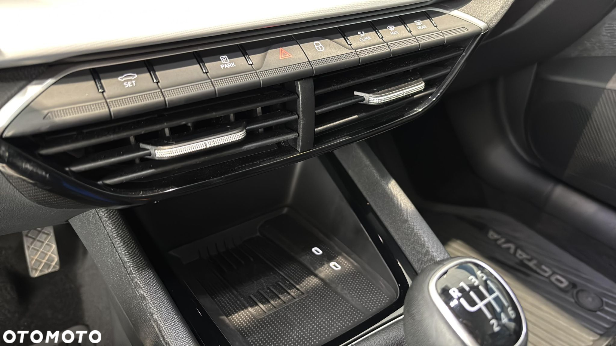 Skoda Octavia 1.5 TSI Selection - 26