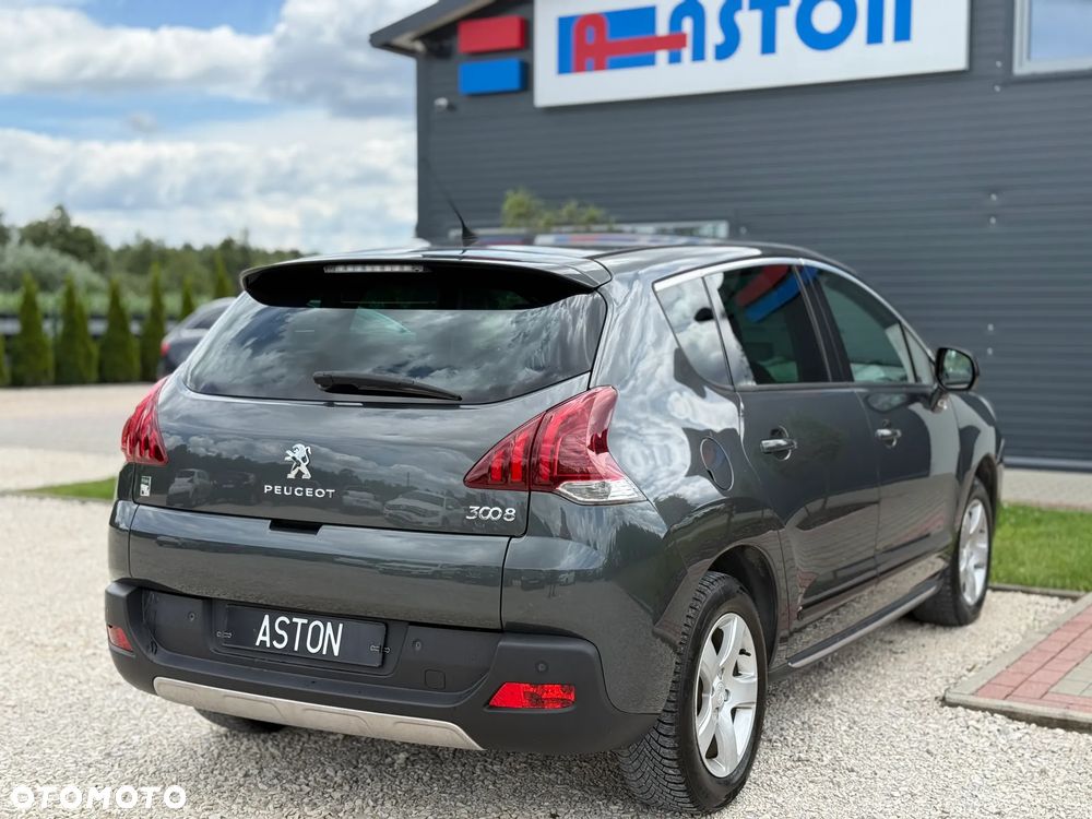 Peugeot 3008 Hybrid4 - 12